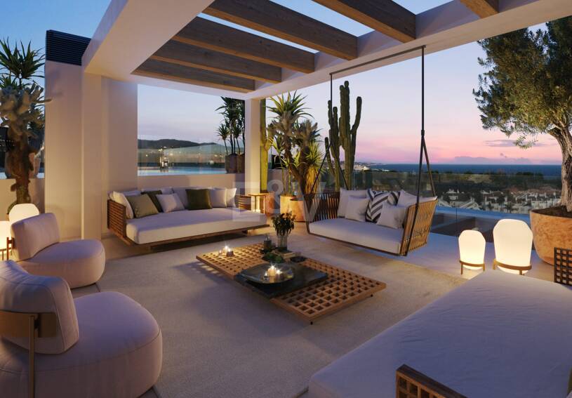 Duplex Penthouse with Private Swimming Pool Near Puente Romano