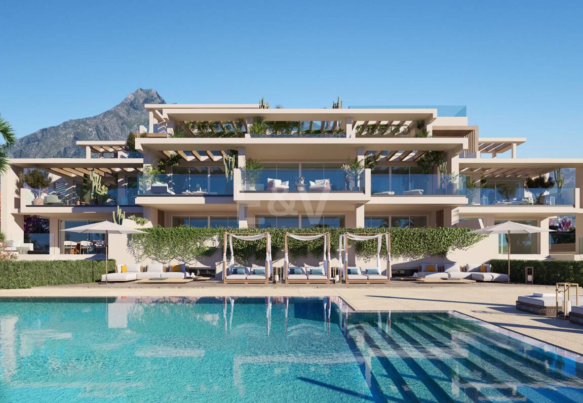 Duplex Penthouse with Private Swimming Pool Near Puente Romano