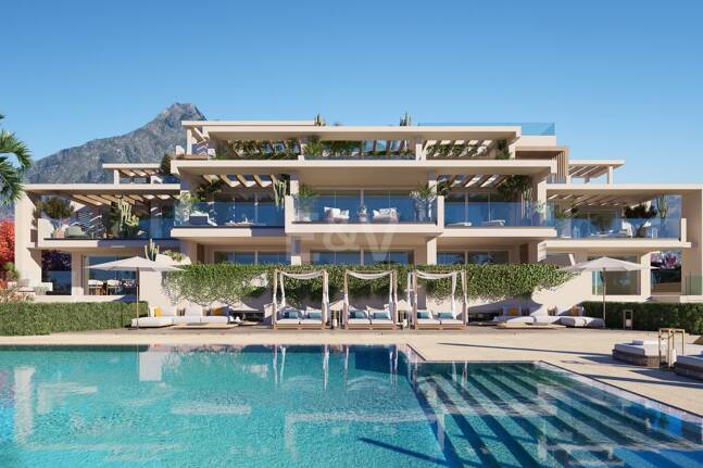 Duplex Penthouse with Private Swimming Pool Near Puente Romano