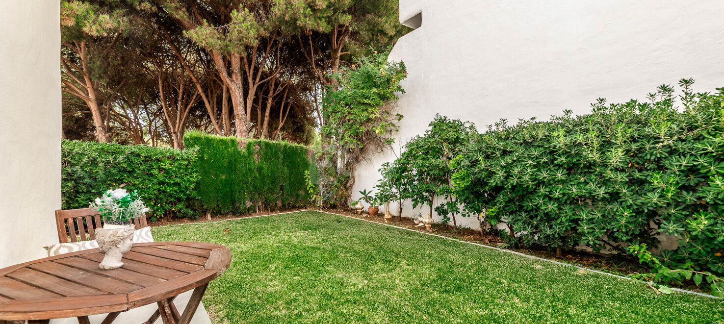 Beautifully Renovated Detached Home in Gated Community with Garden