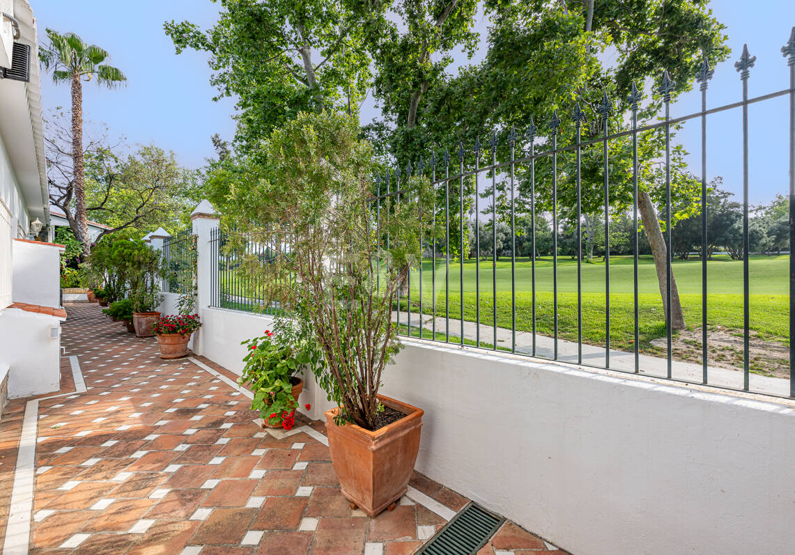 Villa classique sur la première ligne de golf près de Marbella