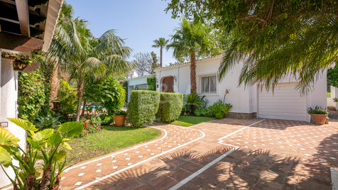 Classic Villa on the First Line Golf Near Marbella’s Finest Amenities