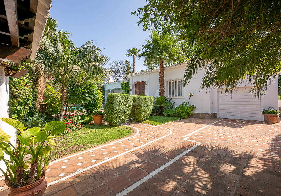 Villa classique sur la première ligne de golf près de Marbella