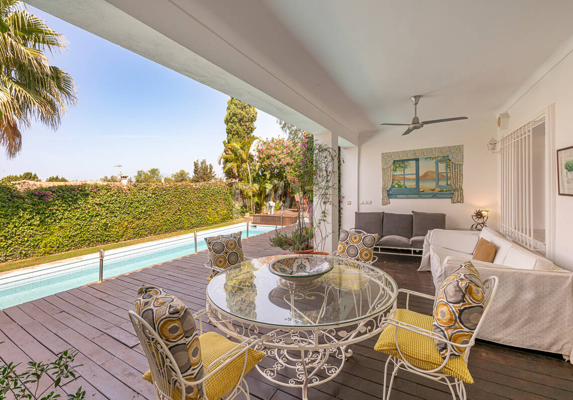 Villa classique sur la première ligne de golf près de Marbella