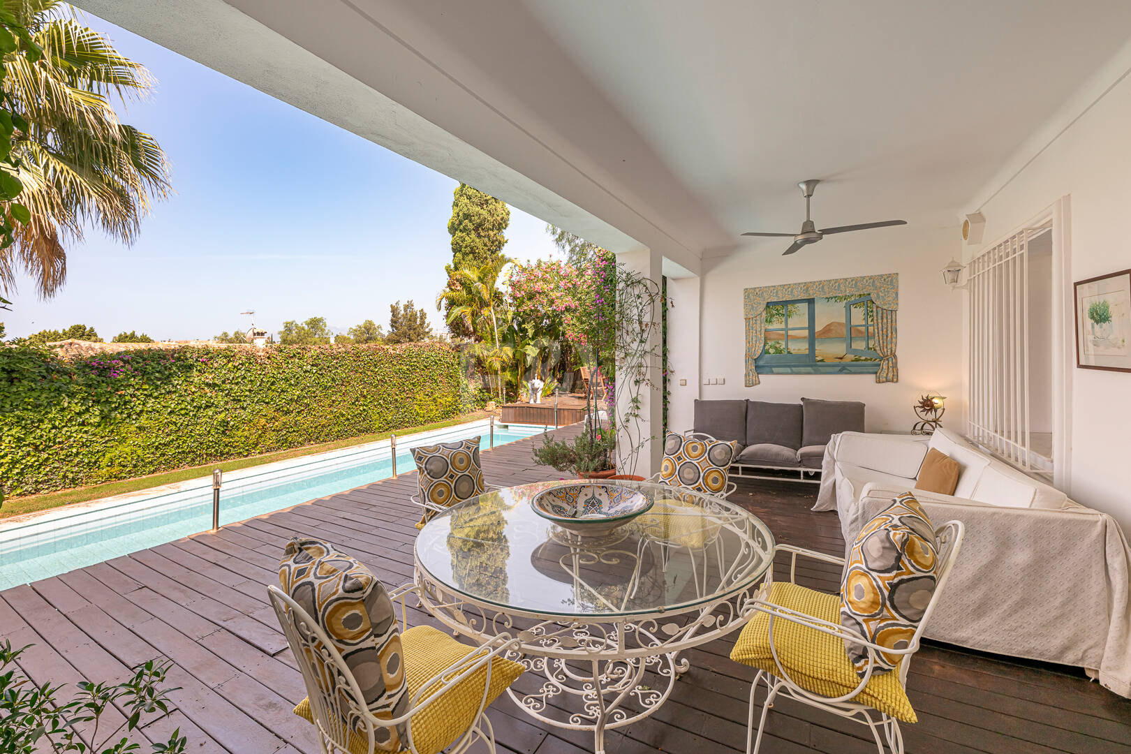 Villa clásica en primera línea de golf cerca de las mejores comodidades de Marbella