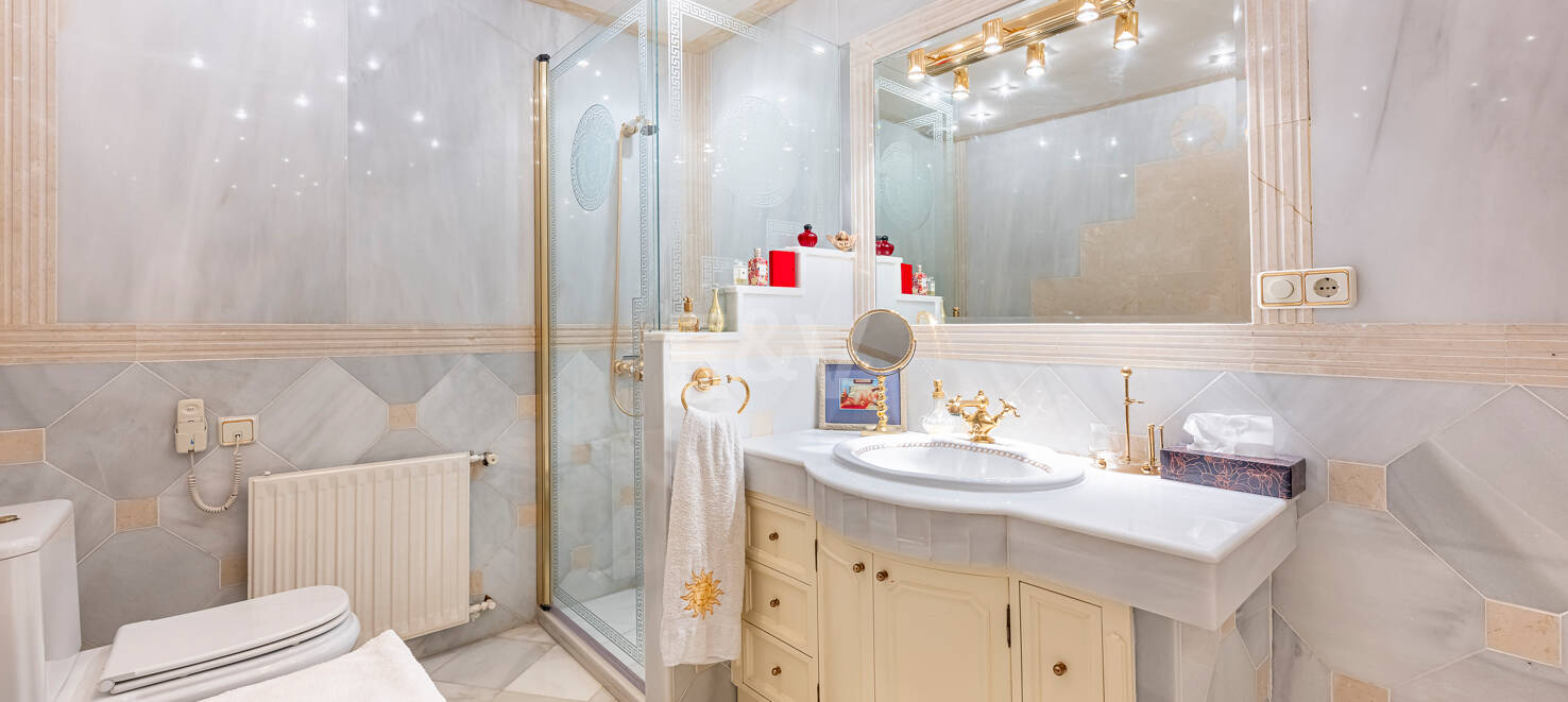 Classic Villa on the First Line Golf Near Marbella’s Finest Amenities