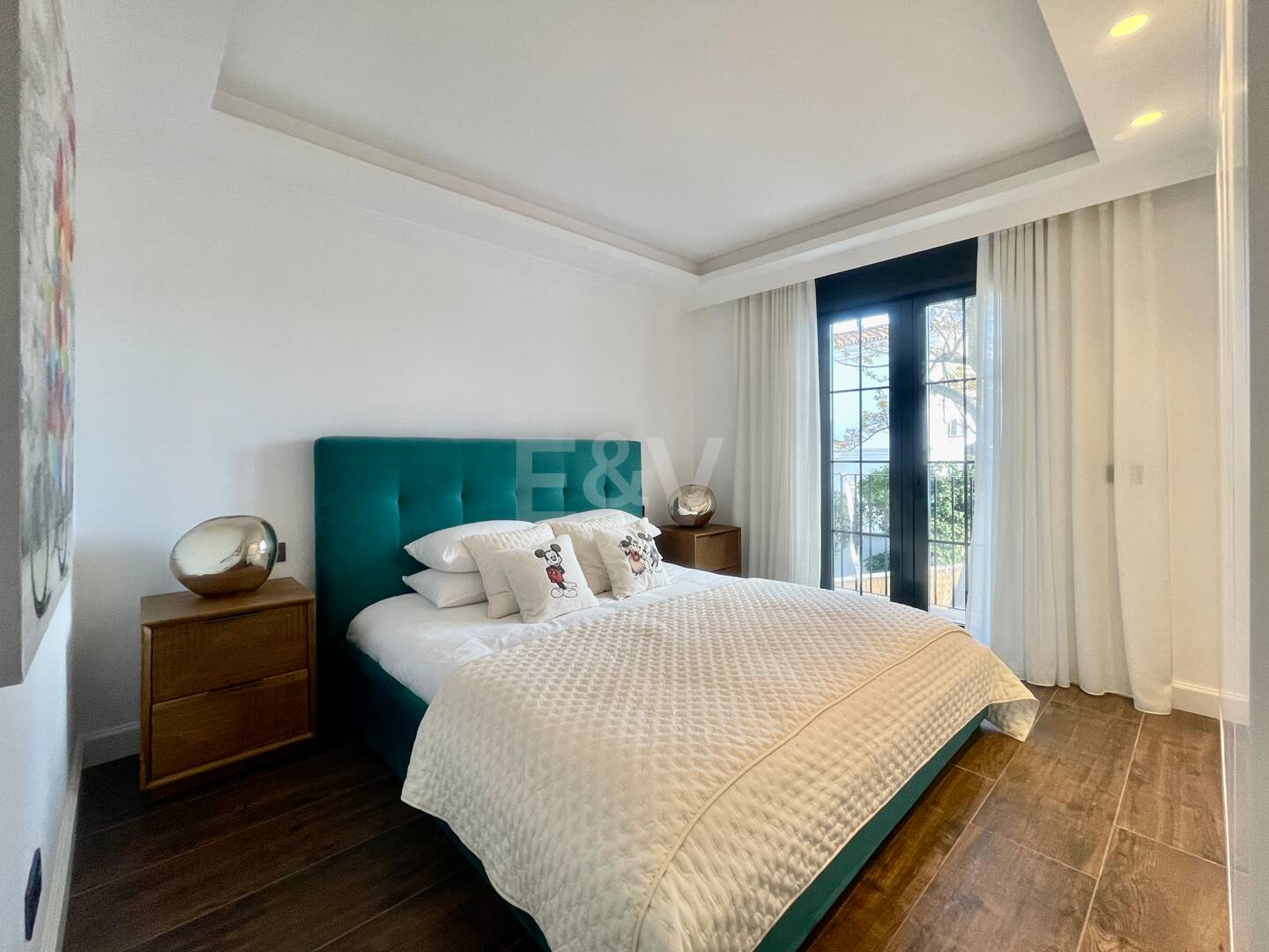 Villa contemporaine dans un cadre de golf proche des commodités