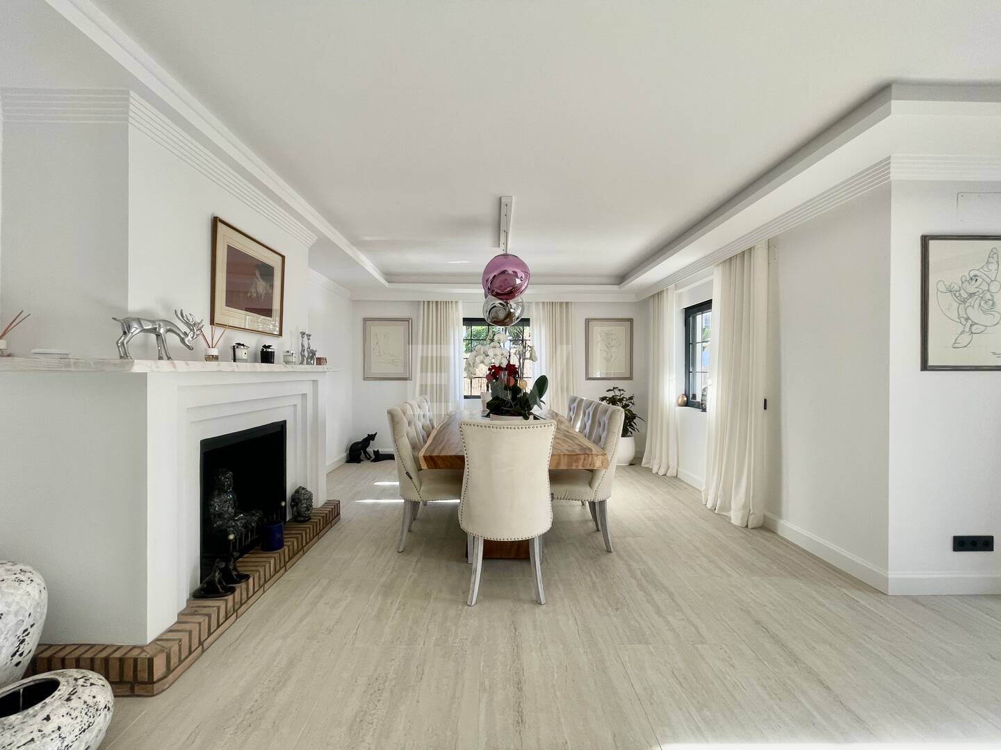 Villa contemporaine dans un cadre de golf proche des commodités