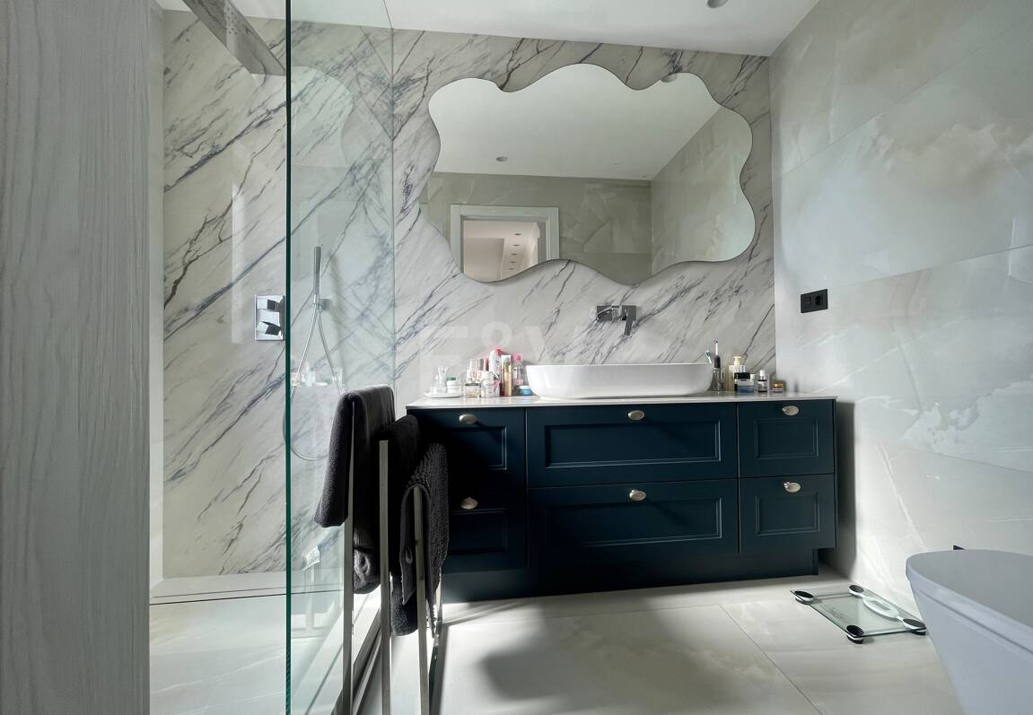 Villa contemporaine dans un cadre de golf proche des commodités