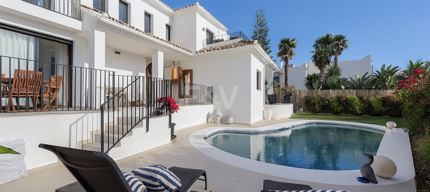Contemporary Villa in a Golfside Setting Close to Amenities