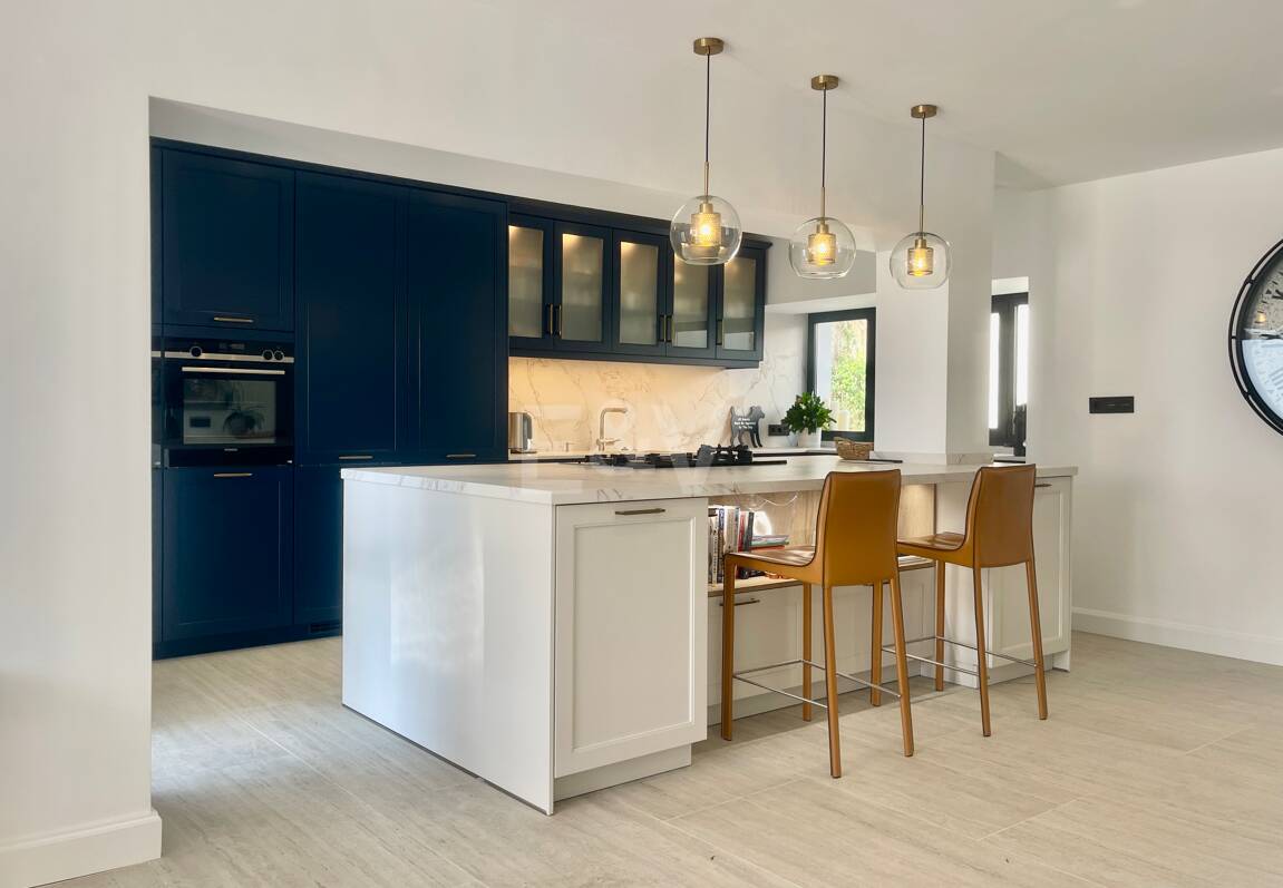 Villa contemporaine dans un cadre de golf proche des commodités