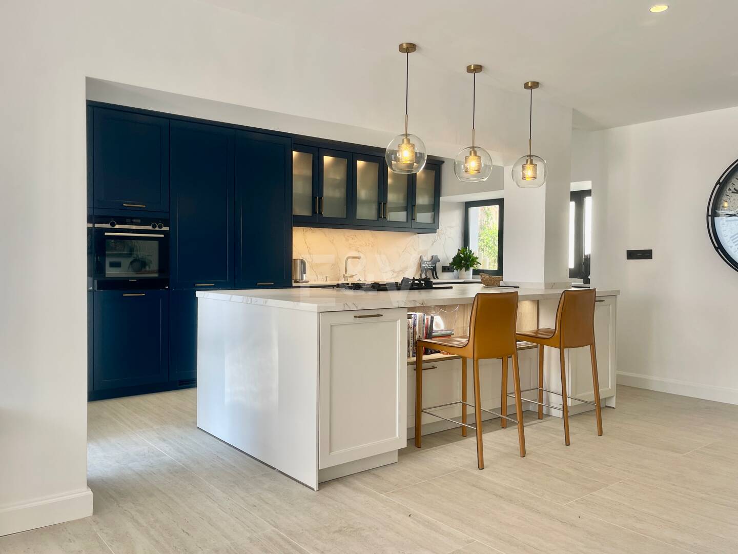 Villa contemporaine dans un cadre de golf proche des commodités