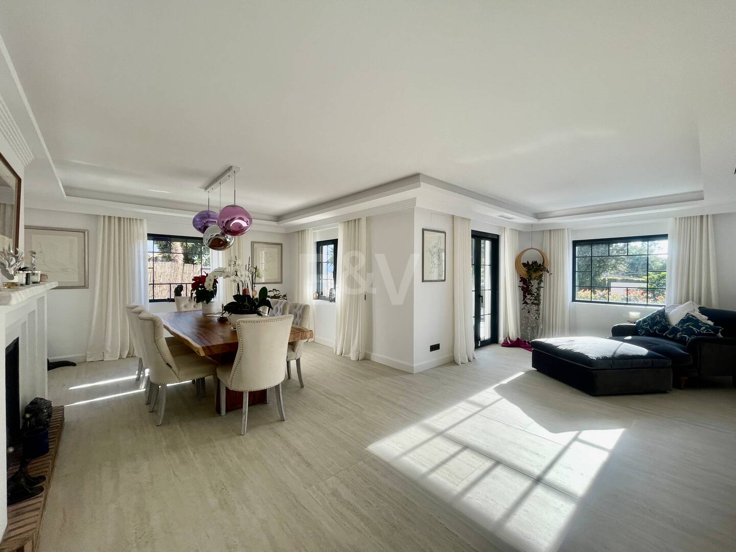 Villa contemporaine dans un cadre de golf proche des commodités