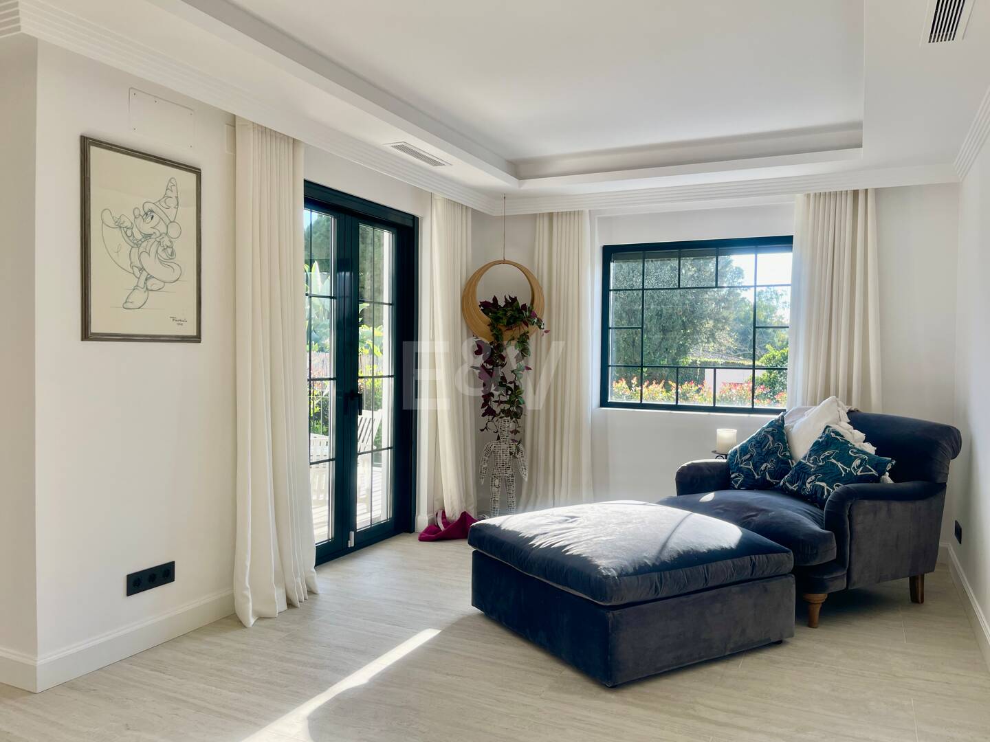 Villa contemporaine dans un cadre de golf proche des commodités