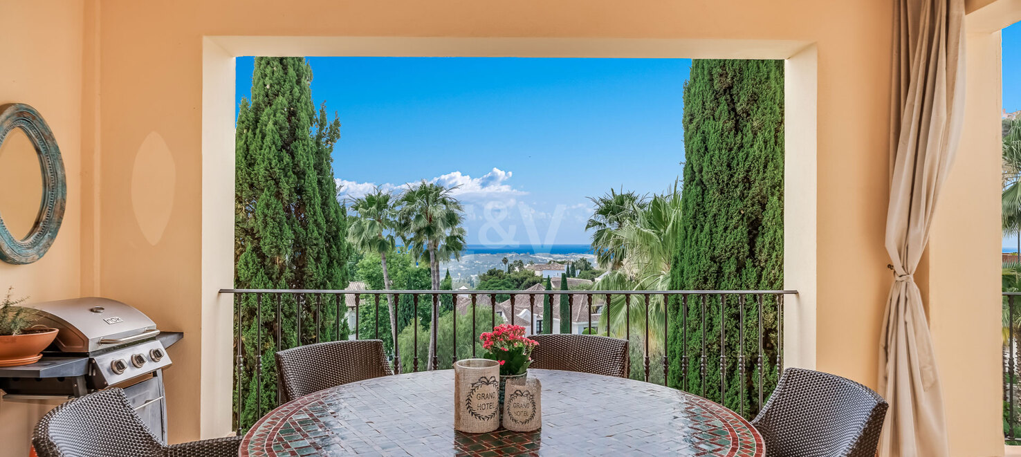 Apartamento espacioso con vistas al mar y amplia terraza en La Quinta