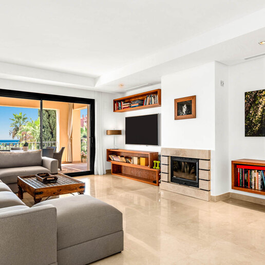 Apartamento espacioso con vistas al mar y amplia terraza en La Quinta