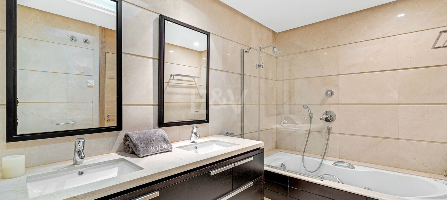 Apartamento espacioso con vistas al mar y amplia terraza en La Quinta