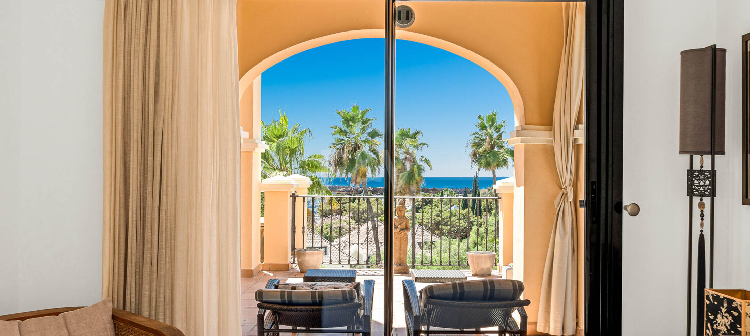 Apartamento espacioso con vistas al mar y amplia terraza en La Quinta