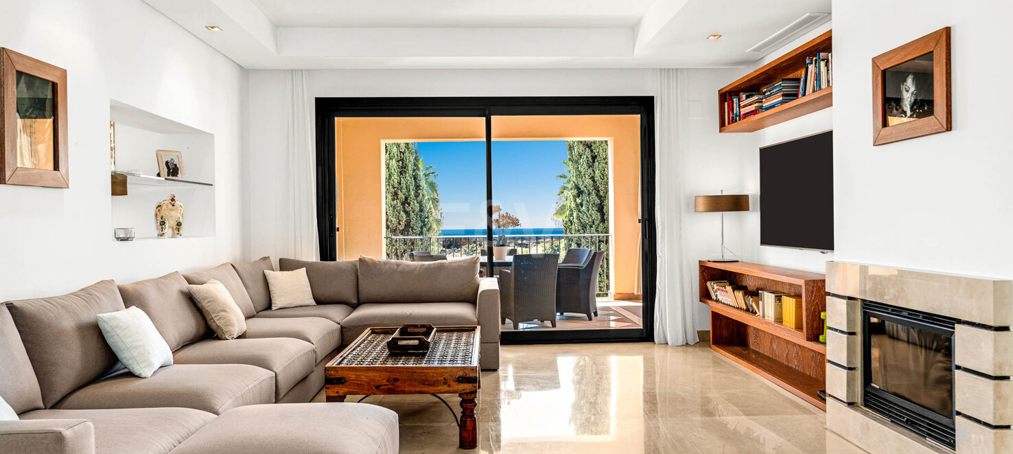 Apartamento espacioso con vistas al mar y amplia terraza en La Quinta