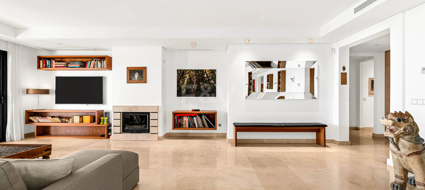 Geräumige Wohnung mit Meerblick und großer Terrasse in La Quinta