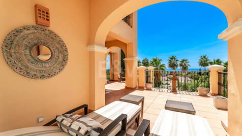 Spacious Apartment with Sea Views and ample Terrace in La Quinta