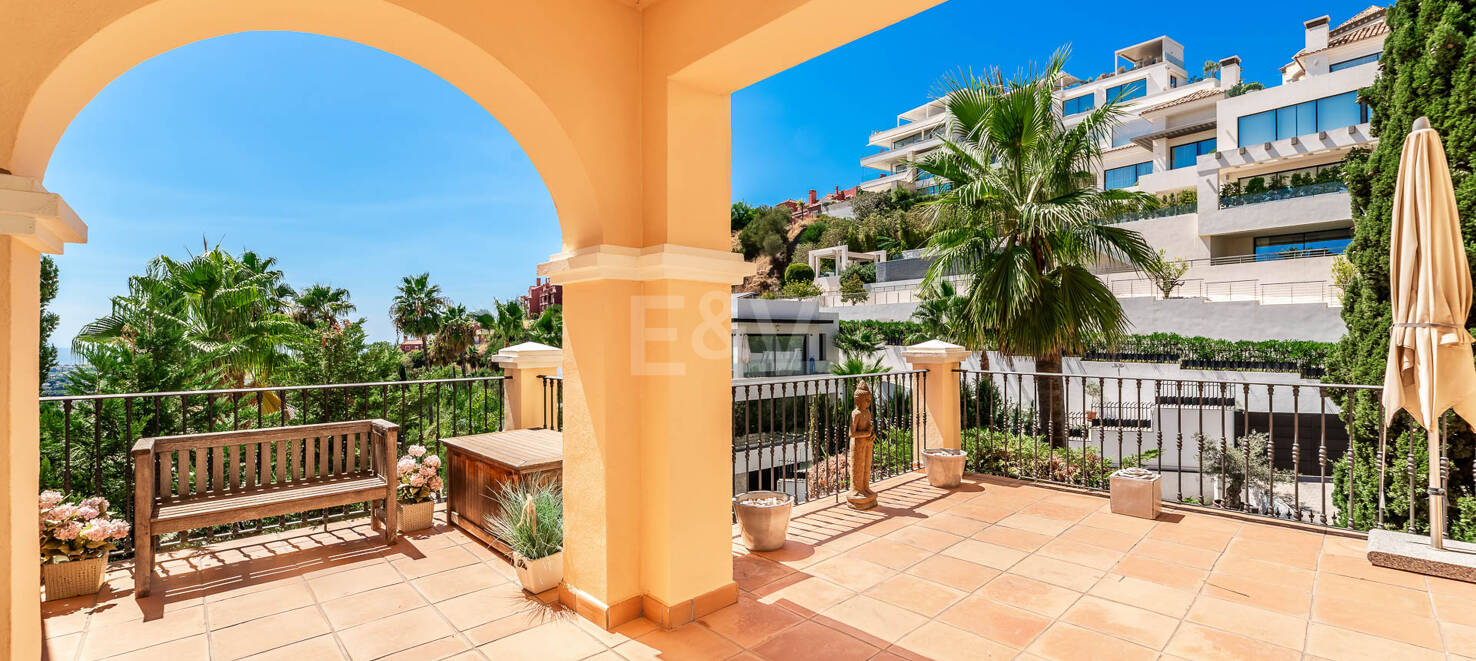 Geräumige Wohnung mit Meerblick und großer Terrasse in La Quinta