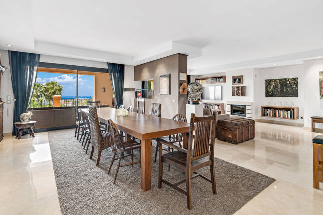 Luxuriöse, Großzügige Wohnung mit Meerblick