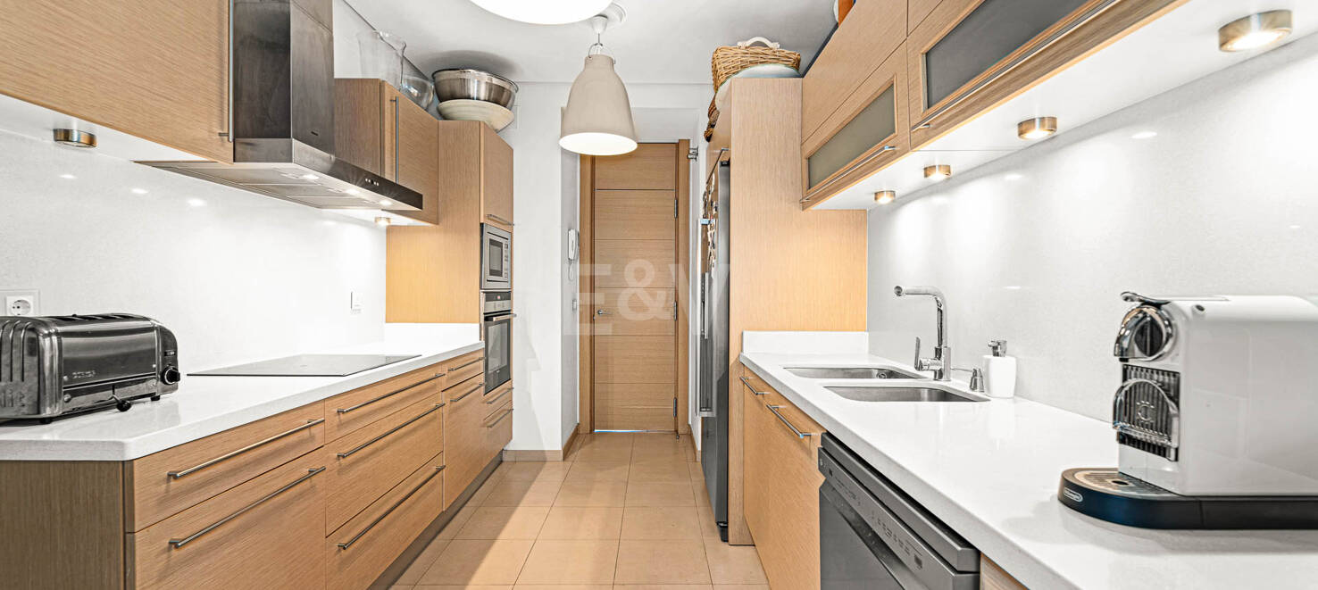 Luxuriöse, Großzügige Wohnung mit Meerblick