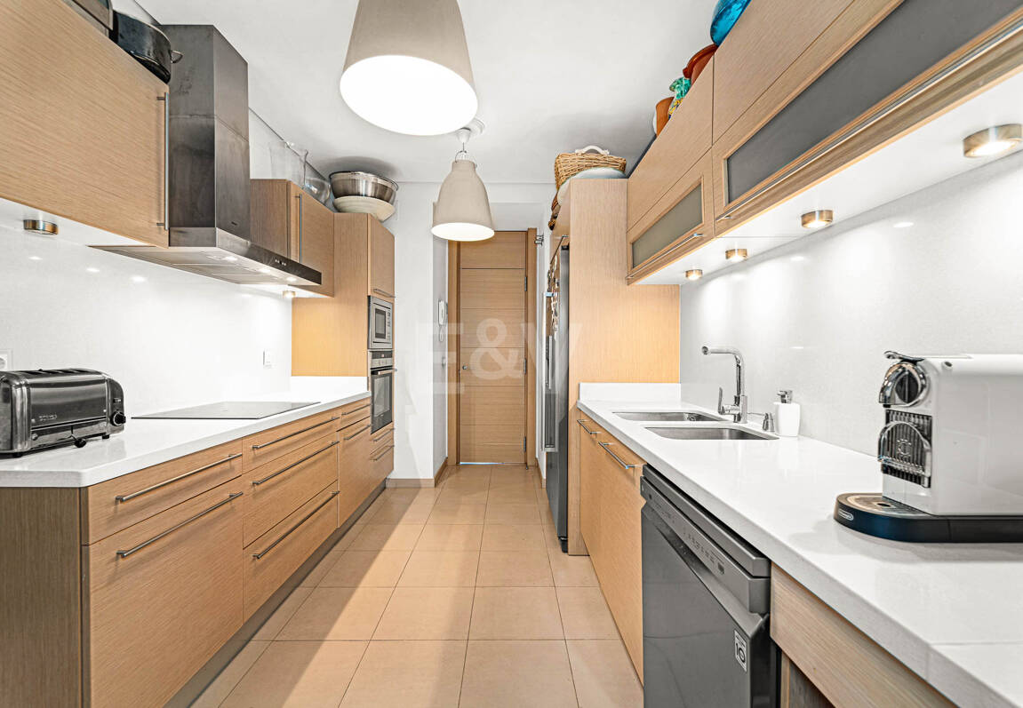 Luxuriöse, Großzügige Wohnung mit Meerblick