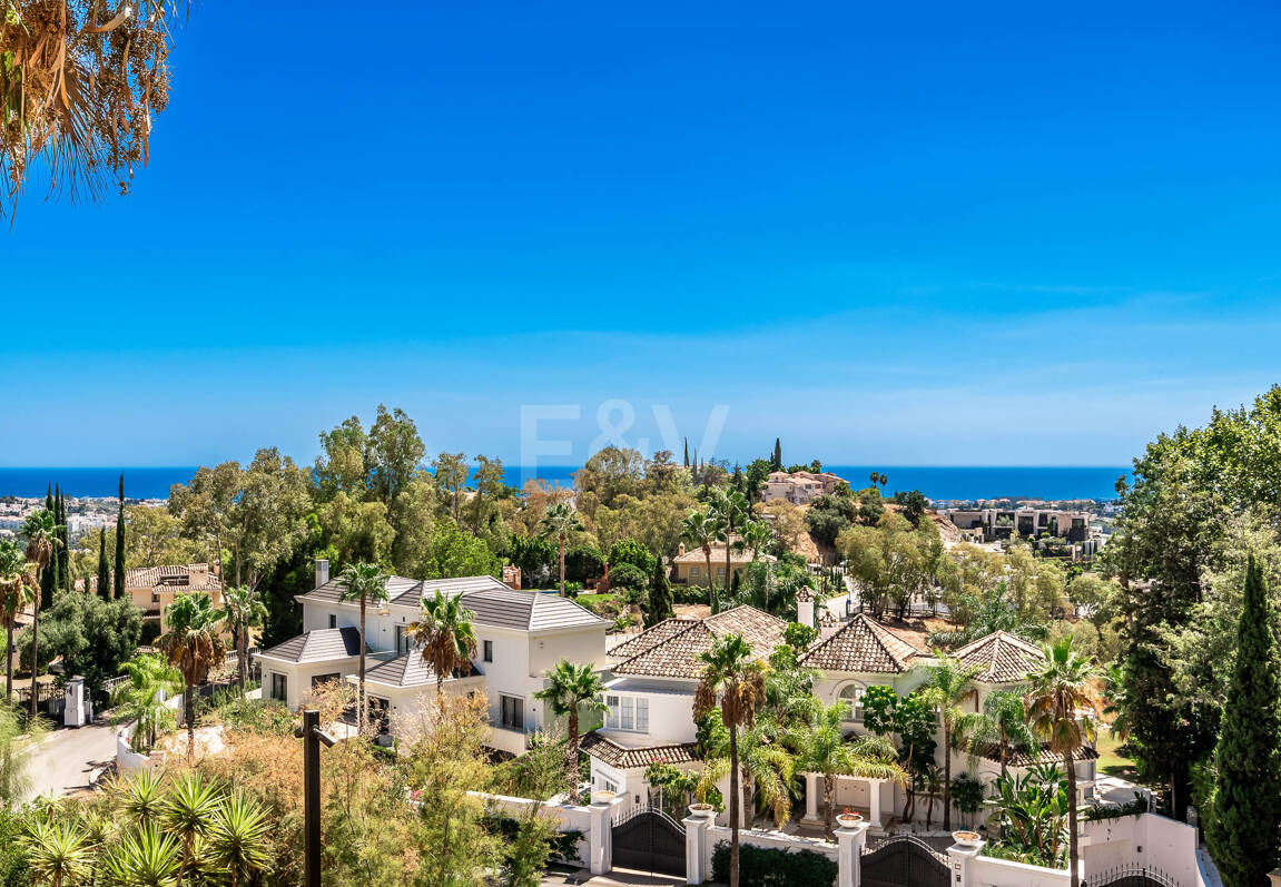 Luxuriöse, Großzügige Wohnung mit Meerblick