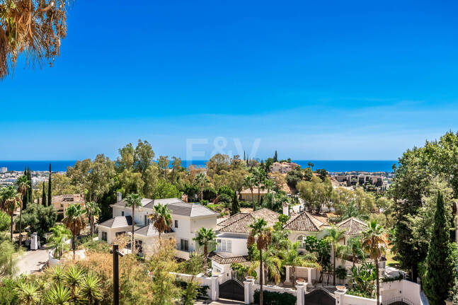 Luxuriöse, Großzügige Wohnung mit Meerblick