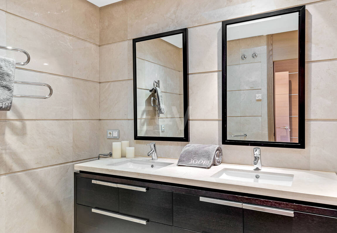 Luxuriöse, Großzügige Wohnung mit Meerblick