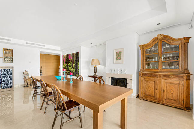 Luxuriöse, Großzügige Wohnung mit Meerblick