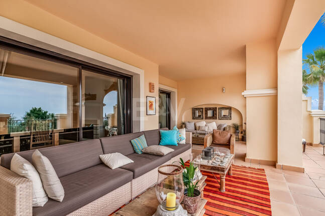 Luxuriöse, Großzügige Wohnung mit Meerblick