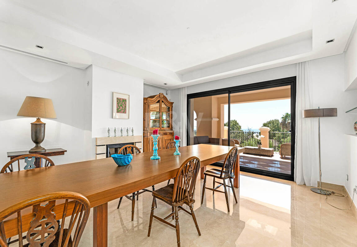 Luxuriöse, Großzügige Wohnung mit Meerblick