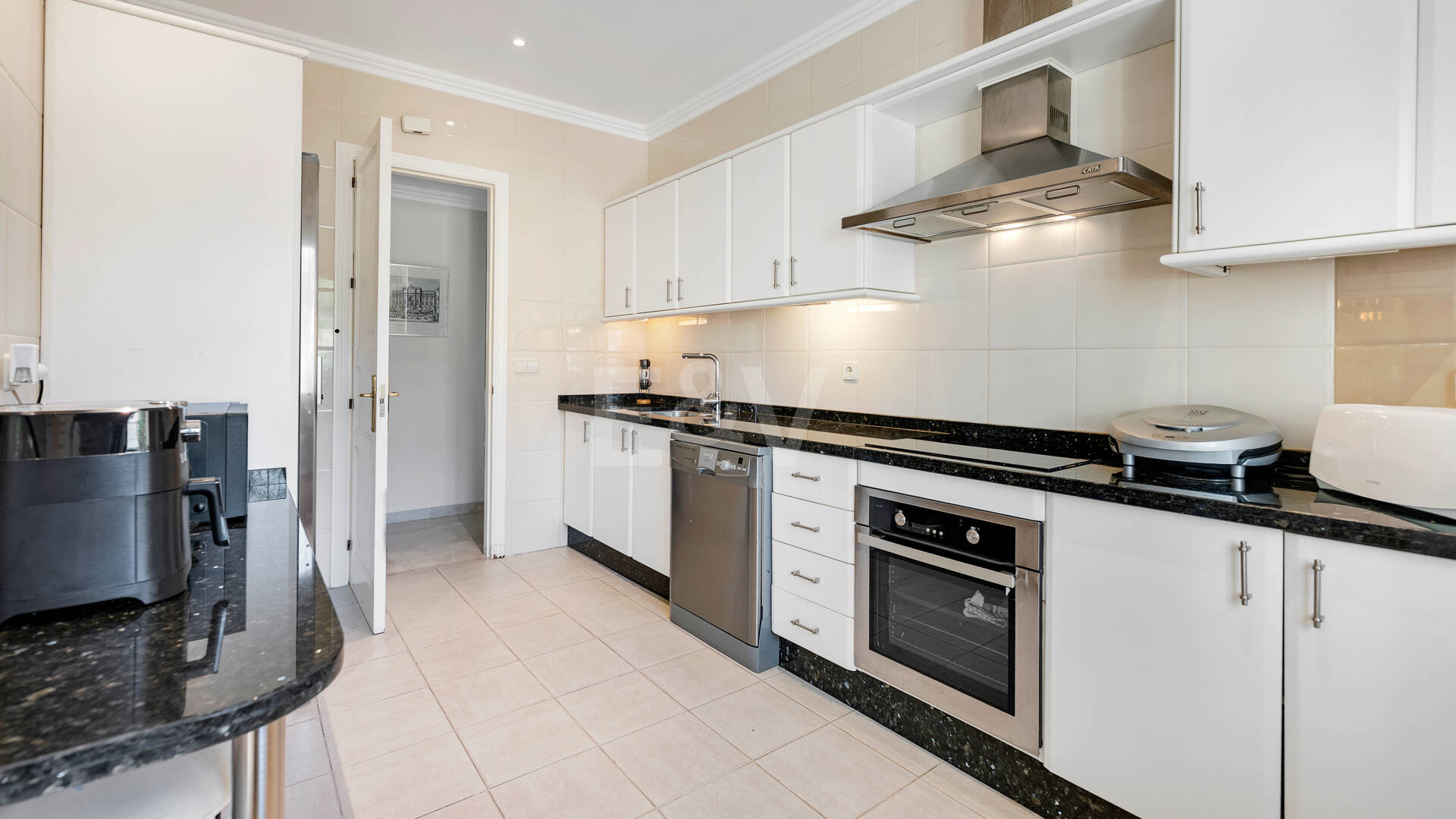 Apartamento de lujo en esquina con vistas espectaculares en Elviria Hills