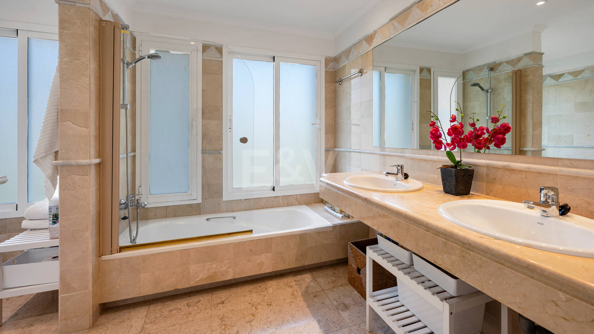 Appartement de luxe Corner avec vues spectaculaires à Elviria Hills