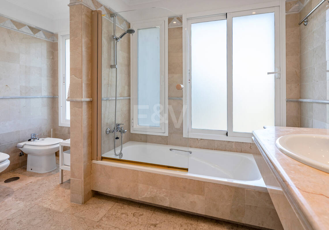 Appartement de luxe Corner avec vues spectaculaires à Elviria Hills