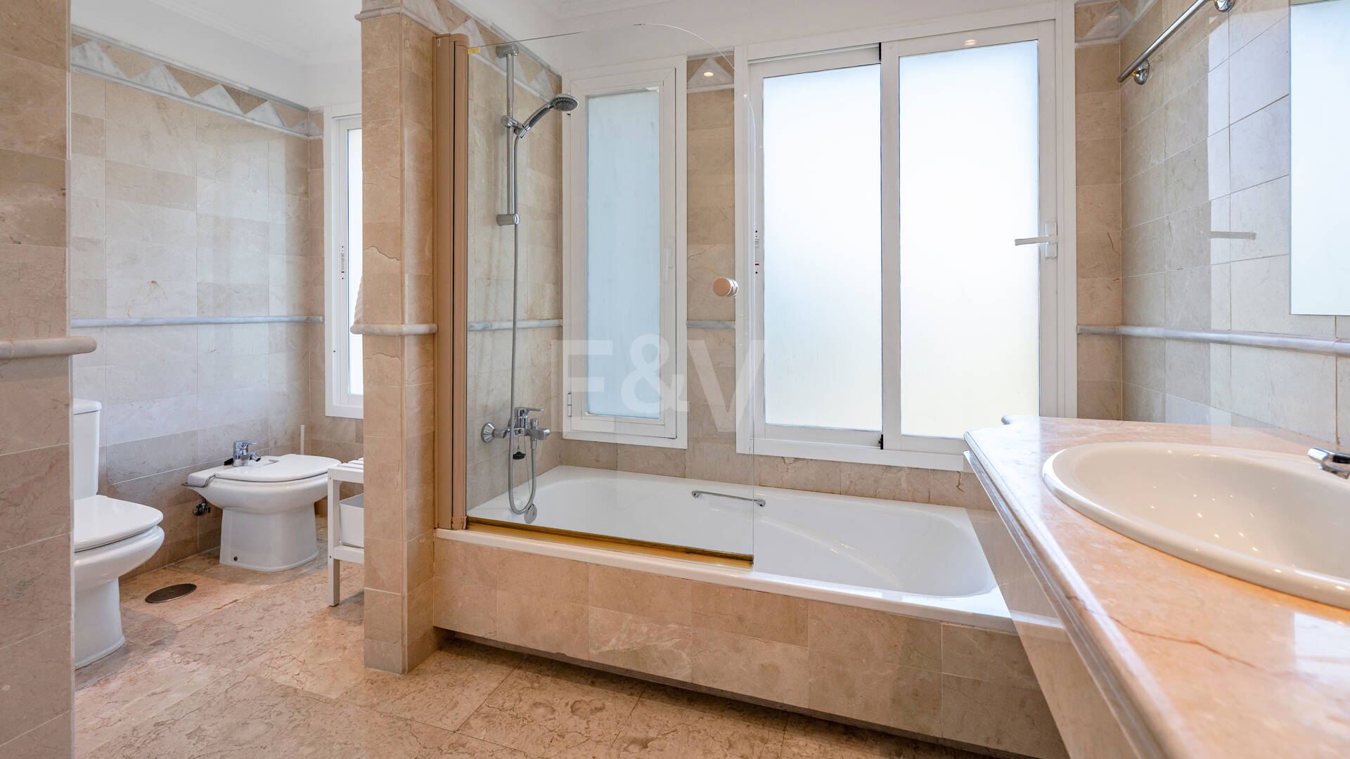 Appartement de luxe Corner avec vues spectaculaires à Elviria Hills