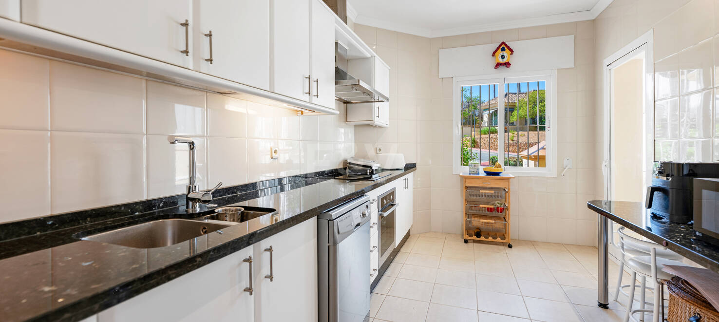 Apartamento de lujo en esquina con vistas espectaculares en Elviria Hills