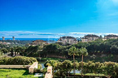 Apartamento de lujo en esquina con vistas espectaculares en Elviria Hills