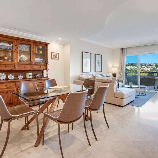 Apartamento de lujo en esquina con vistas espectaculares en Elviria Hills