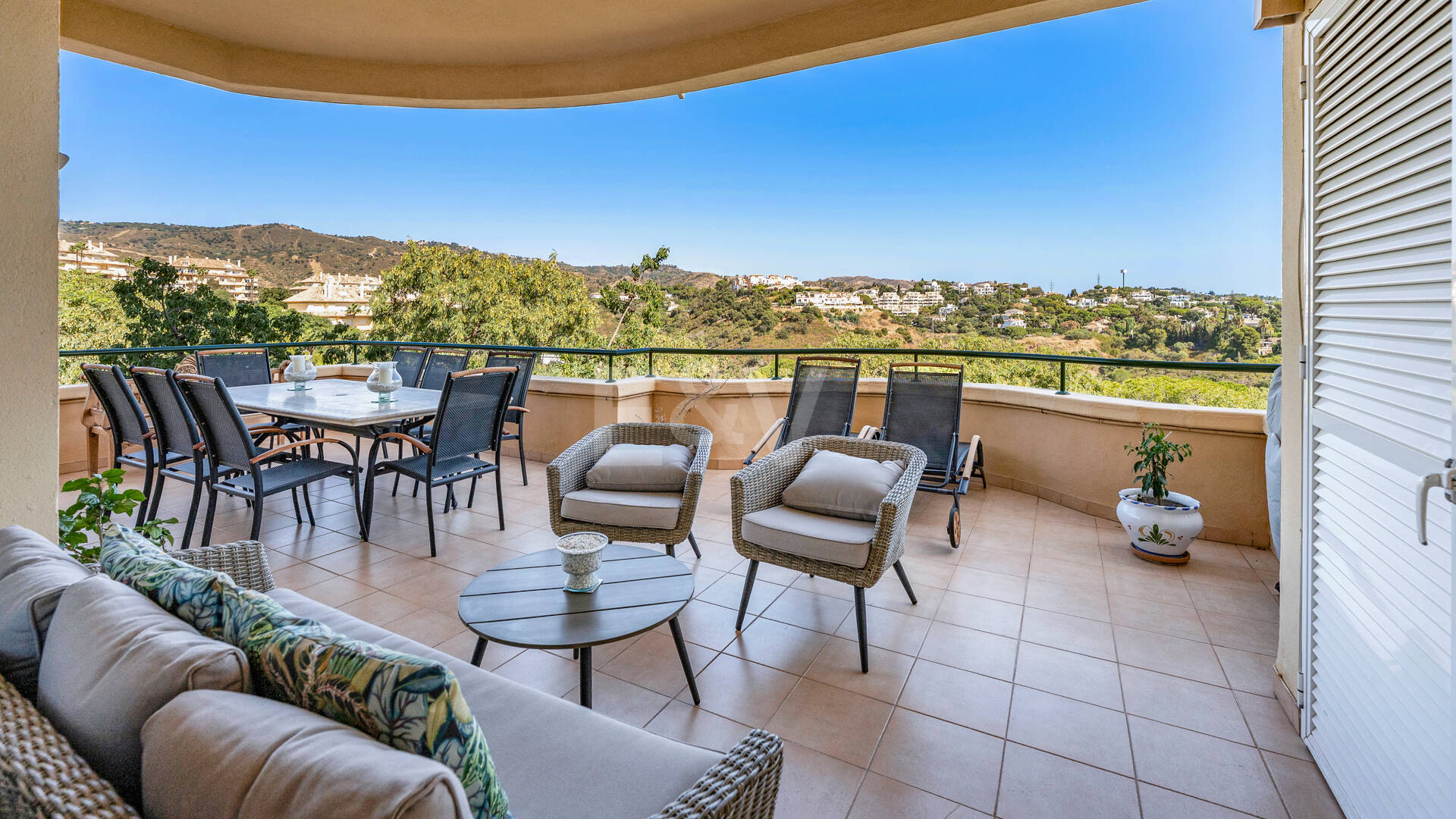 Appartement de luxe Corner avec vues spectaculaires à Elviria Hills