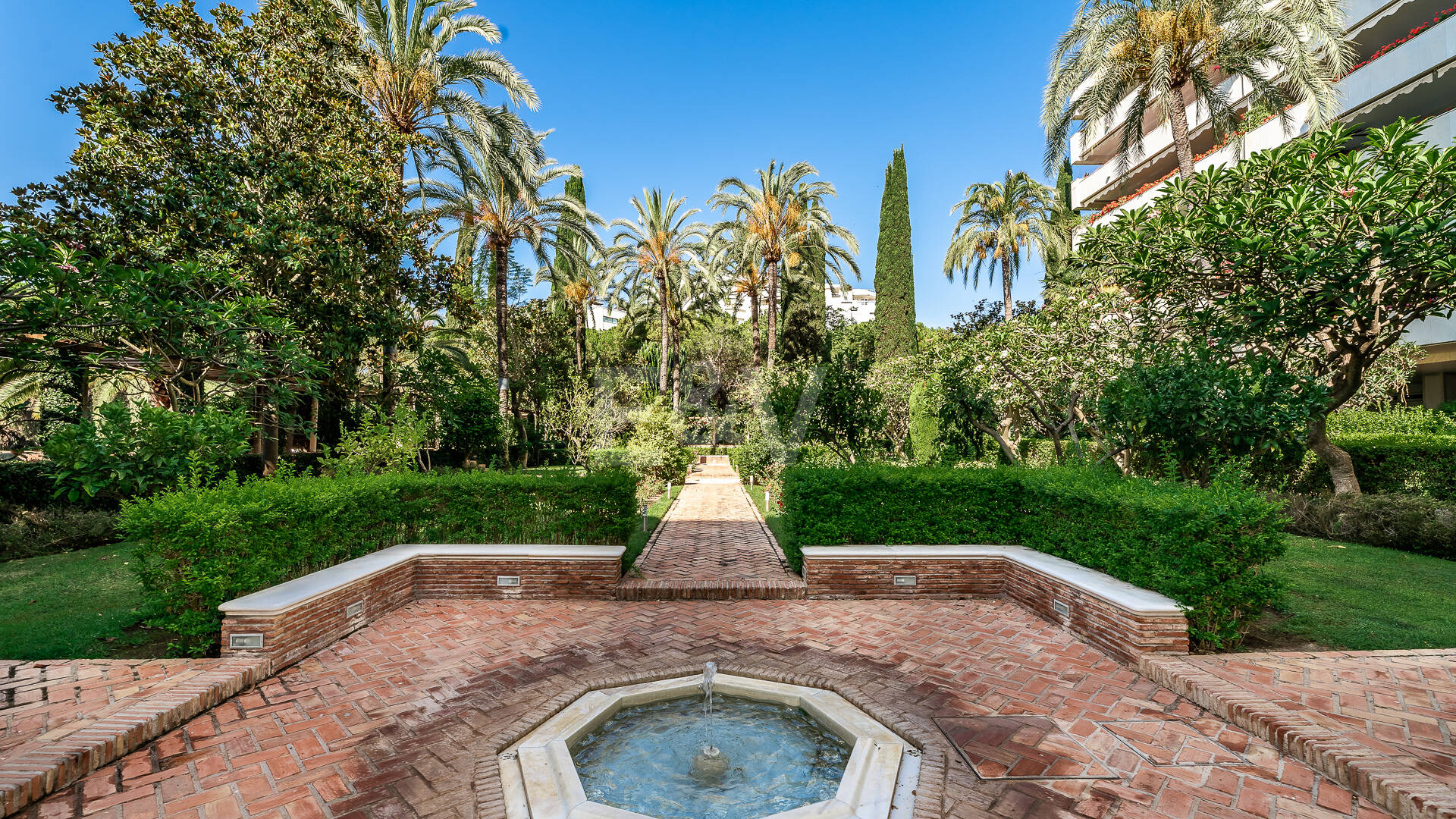Don Gonzalo, ubicación privilegiada en Marbella, a pasos de la playa