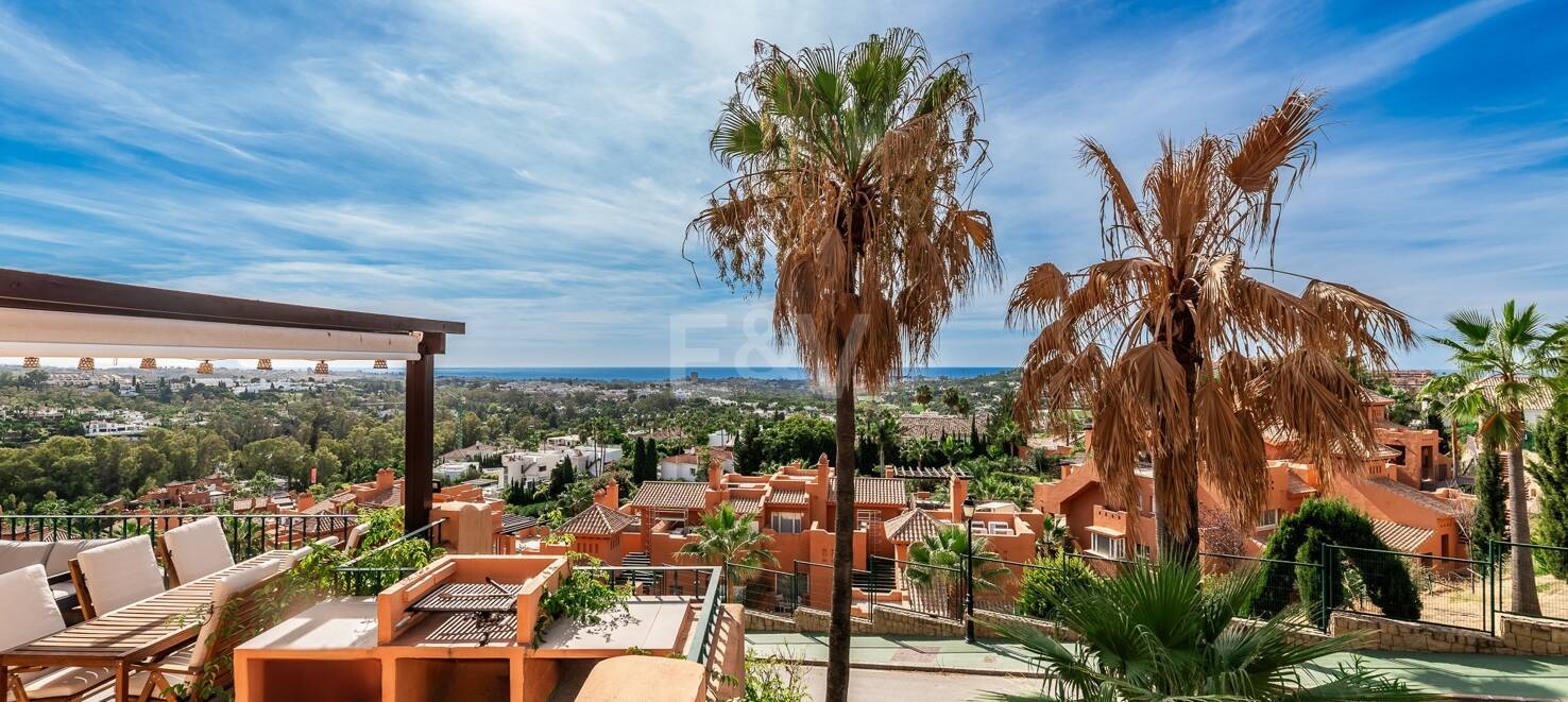 Luxury Penthouse with Panoramic Views in Exclusive Les Belvederes, La Cerquilla