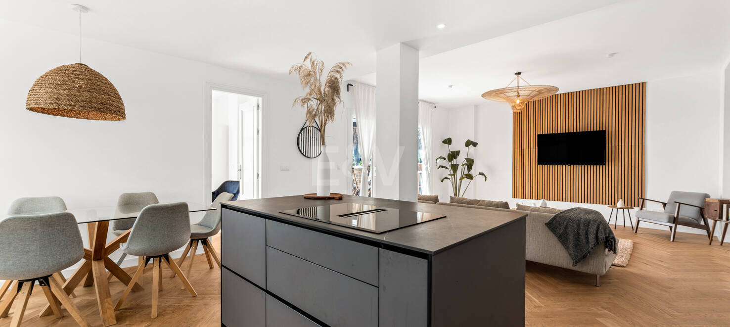 Luxury Penthouse with Panoramic Views in Exclusive Les Belvederes, La Cerquilla