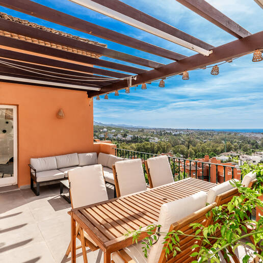 Luxury Penthouse with Panoramic Views in Exclusive Les Belvederes, La Cerquilla