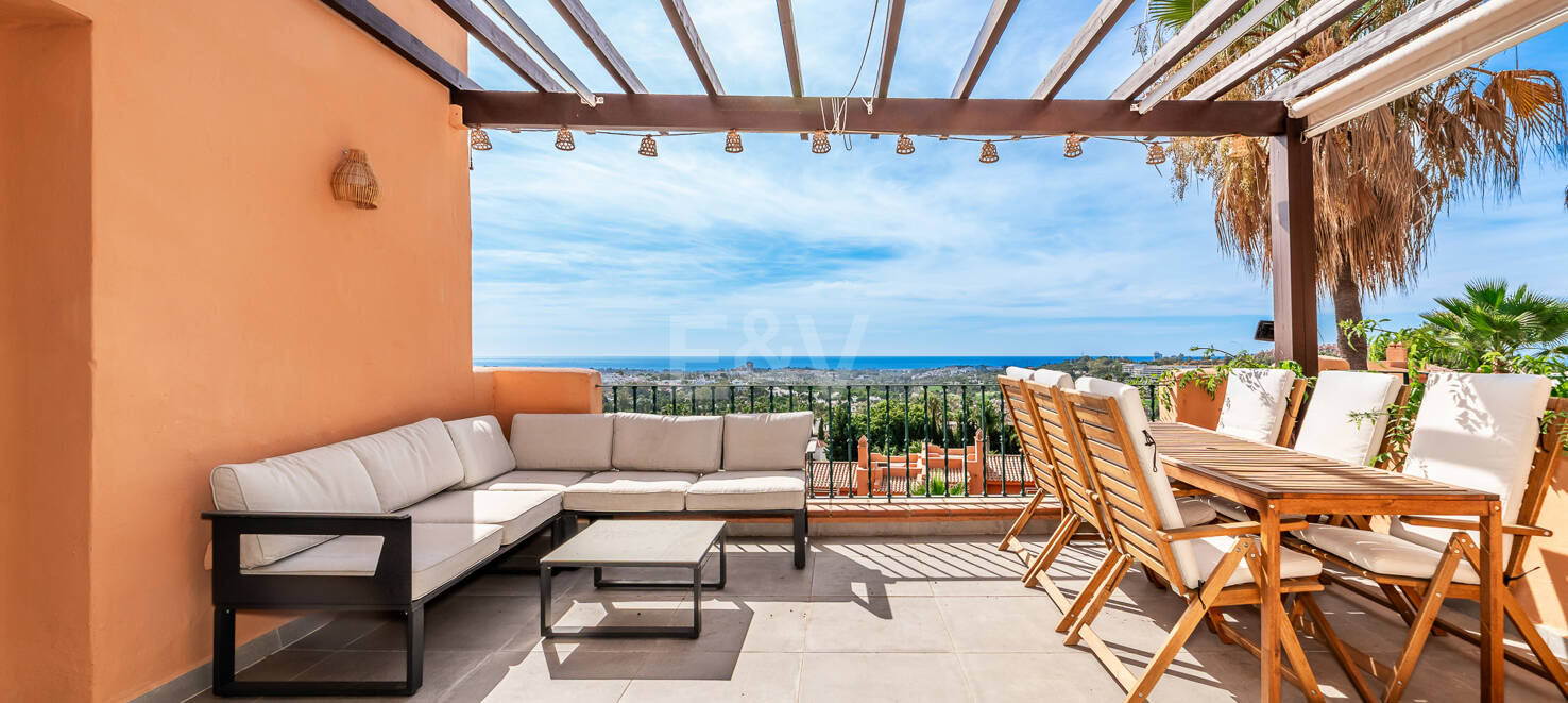 Luxury Penthouse with Panoramic Views in Exclusive Les Belvederes, La Cerquilla