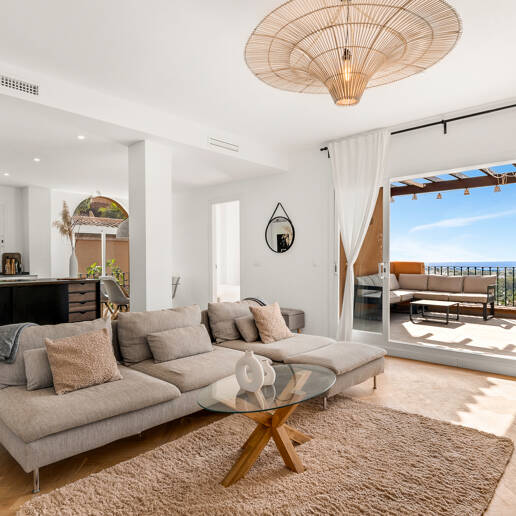 Luxury Penthouse with Panoramic Views in Exclusive Les Belvederes, La Cerquilla