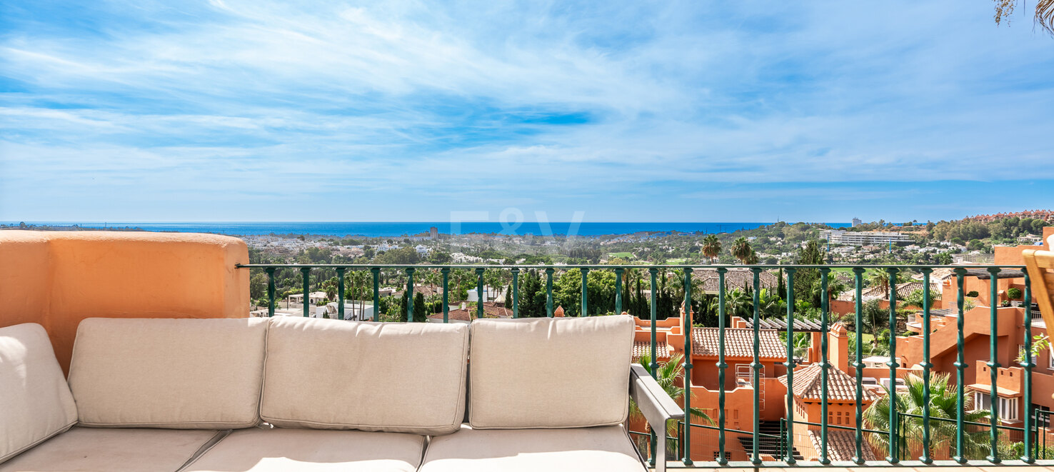 Luxus-Penthouse mit Panoramablick im exklusiven Les Belvederes, La Cerquilla